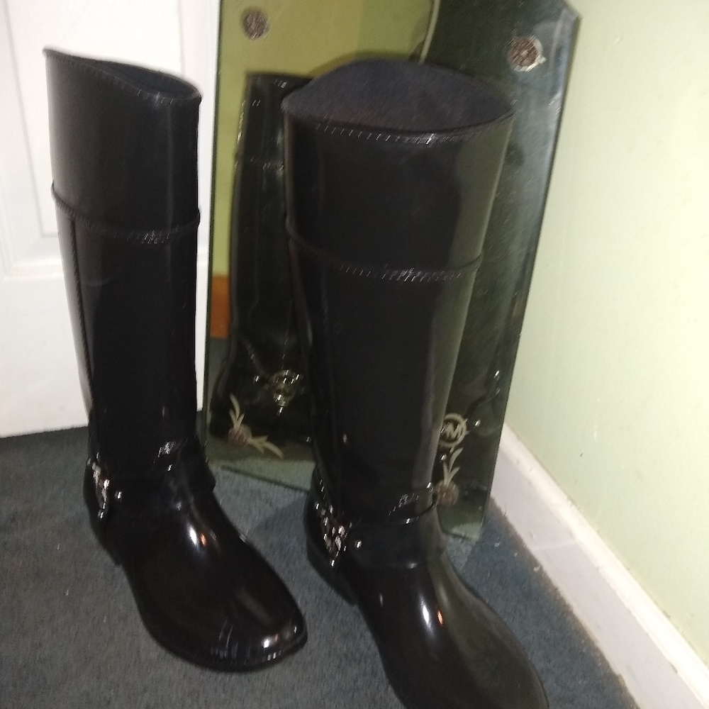 Great shape authentic MK Tall BLK rainboots